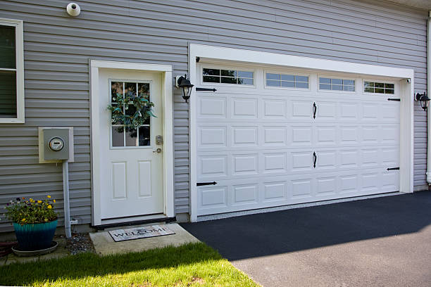 24/7 Emergency Garage Door Panel Replacement experts in Boyce, LA